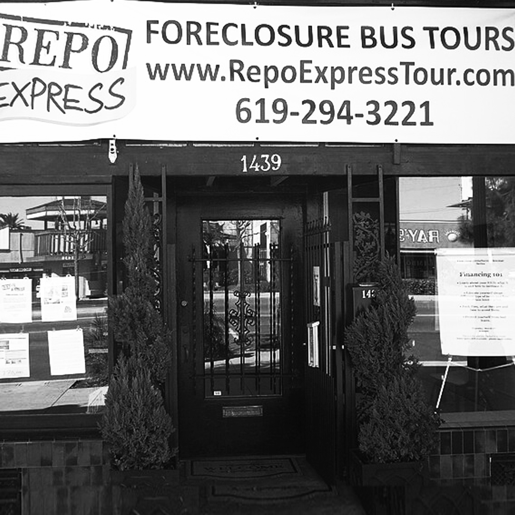 wikipediacommons991Foreclosure_bustour